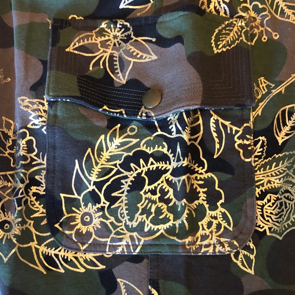Zumba Fitness Camouflage Pants with Gold Floral Design - Picture 4 of 5